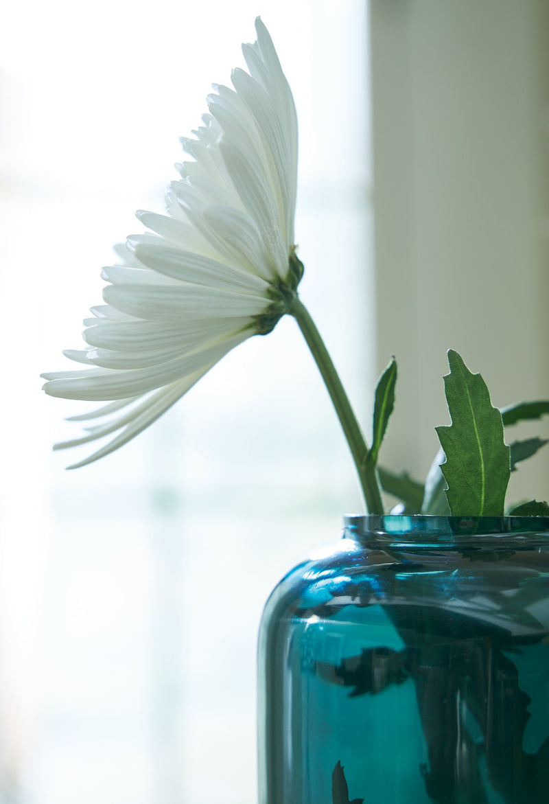 Inisland Vase - Ace Furniture and Decor